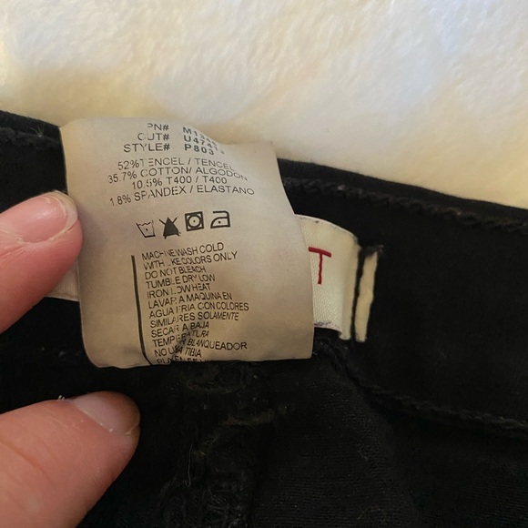 Distressed black skinny jeans - Picture 6 of 9